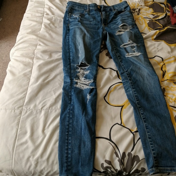 Clothes - Picture 4 of 4